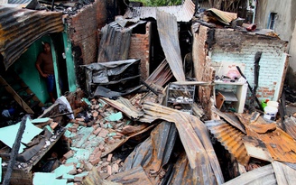 Cảnh hoang tàn, đổ nát trong vụ cháy 6 căn nhà ở Sài Gòn
