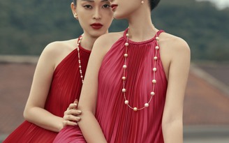 Xem lại những thiết kế thanh lịch nhất của NTK Adrian Anh Tuấn - người mở màn Tuần lễ thời trang quốc tế Việt Nam Xuân Hè 2021