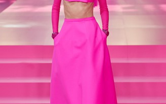 Valentino nhuộm hồng Tuần lễ thời trang Paris với BST Fall Winter 2022 Valentino nhuộm hồng Tuần lễ thời trang Paris với BST Fall Winter 2022