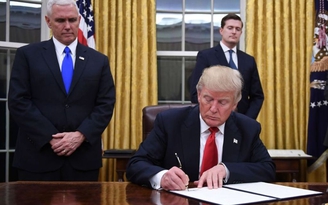 Ông Trump ký sắc lệnh giảm thiểu đạo luật Obamacare