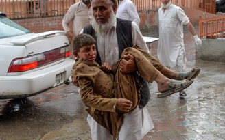 Nổ trong đền thờ ở Afghanistan, ít nhất 62 người chết
