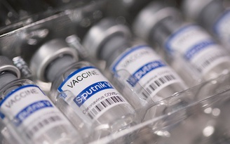 Thư ký Hội đồng An ninh Nga mang lô vắc xin Covid-19 đến tặng Việt Nam