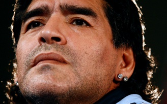 “Maradona mới“: Một gánh nặng cần được… đổ đi!