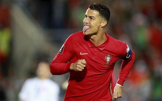Cristiano Ronaldo lập hat-trick trong chiến thắng 5 sao của tuyển Bồ Đào Nha