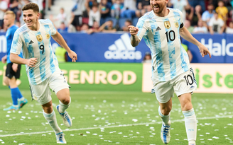 Messi lập kỷ lục ghi 5 bàn cho tuyển Argentina
