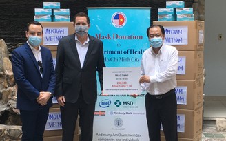 AmCham Việt Nam ủng hộ 250.000 khẩu trang cho Sở Y tế TP.HCM