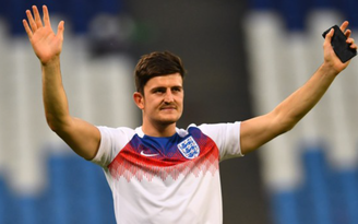 Harry Maguire ném phi tiêu giải khuây trước trận bán kết Anh - Croatia