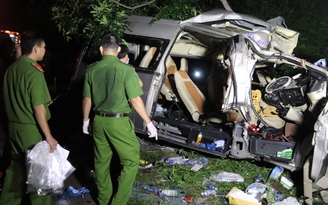 Tai nạn giao thông đặc biệt nghiêm trọng, 8 người chết: Chưa rõ ai lái xe khách