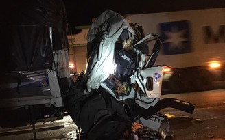 Bình Thuận: Tai nạn giữa xe tải và container, phụ xe tử vong mắc kẹt trong cabin