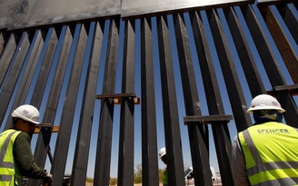 Tranh chấp dâng cao về bức tường biên giới ở Mỹ