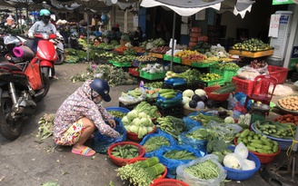 Khó kiểm soát thực phẩm ở chợ