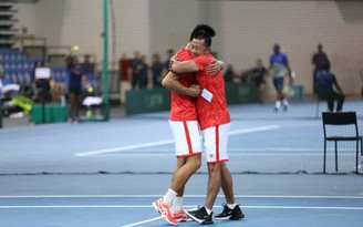 Tuyển quần vợt Việt Nam thắng nghẹt thở ở Davis Cup