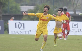 Cầu thủ Hà Nội gây sốt với siêu phẩm sút xa ở chung kết giải U.19