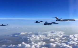 Tốp máy bay Su-34 đầu tiên từ Syria đã hạ cánh ở Nga
