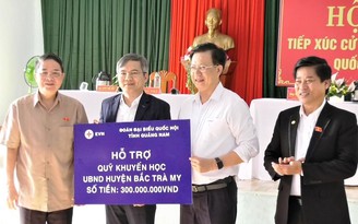 EVN tặng 600 triệu đồng cho học sinh có hoàn cảnh khó khăn vùng cao Quảng Nam