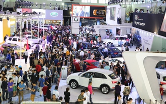Toàn cảnh triển lãm ô tô Quốc tế Việt Nam 2015