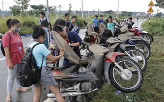 Xe máy 'chết chìm' ở KTX, sinh viên được hỗ trợ... 60.000 đồng sửa xe