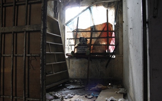 Cận cảnh các chung cư hoang tàn nhất Sài Gòn mà Bí thư Thăng lên tiếng