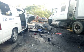 Tai nạn giao thông kinh hoàng, ít nhất 13 người tử vong