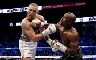 Mayweather hạ knock-out McGregor trong trận so găng tỷ USD