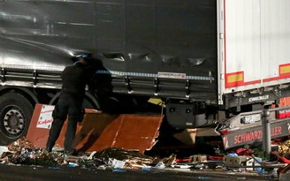 Xe tải lao vào chợ Giáng sinh ở Berlin, 12 người chết, 50 bị thương