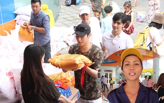 H'Hen Niê tranh thủ làm tình nguyện trước giờ U.23 Việt Nam thi đấu H'Hen Niê tranh thủ làm tình nguyện trước giờ U.23 Việt Nam thi đấu