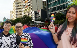 Phố đi bộ ngập sắc cầu vồng của cộng đồng LGBT