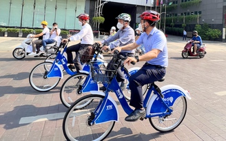 Lãnh đạo Sở Giao thông Vận tải đạp xe buổi sáng, TP.HCM chính thức có xe đạp công cộng