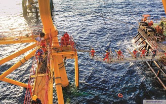 Petrovietnam về đích trước 42 ngày chỉ tiêu khai thác dầu trong nước Petrovietnam về đích trước 42 ngày chỉ tiêu khai thác dầu trong nước