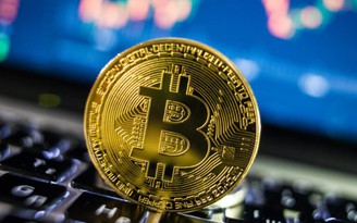 Giá Bitcoin hướng tới mức 13.000 USD