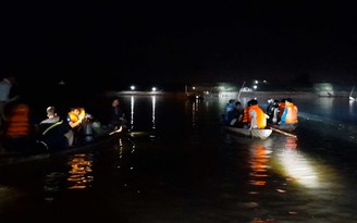 Lật ghe sông Vu Gia: Báo động tai nạn đường thuỷ do tàu ghe mất an toàn