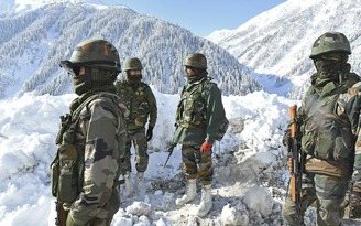 Tuyết lở chôn vùi 7 lính Ấn Độ tuần tra khu vực biên giới với Trung Quốc