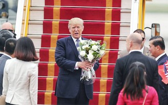 Tổng thống Mỹ Donald Trump rời Hà Nội