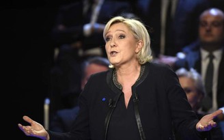 Lãnh đạo cực hữu Pháp thừa nhận tuyển dụng khống