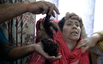 Cảnh sát Ấn Độ đau đầu vì nạn cắt tóc bí ẩn