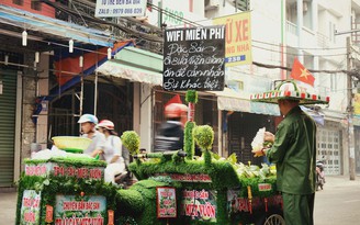 Anh đẩy xe bán trái cây 'xanh toàn tập', miễn phí wifi độc nhất Sài Gòn
