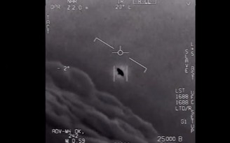 Thực hư chuyện UFO bám theo tàu sân bay Mỹ