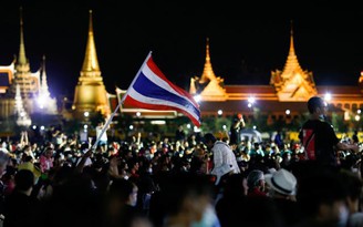Tạm chấm dứt biểu tình ở Bangkok