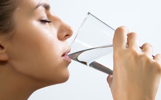 7 dấu hiệu bạn cần phải uống thêm nước