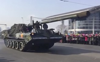 Triều Tiên duyệt binh kỉ niệm ngày thành lập quân đội