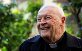 Cựu Tổng giám mục Washington bị đình chỉ vì cáo buộc lạm dụng tình dục