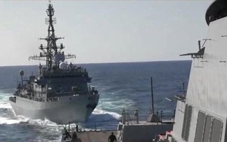 Tàu Nga 'hung hăng tiếp cận' tàu khu trục Mỹ