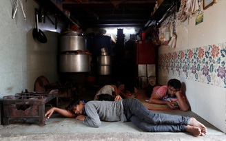 Ấn Độ căng sức chống chọi 'bom hẹn giờ' Covid-19 ở khu ổ chuột Mumbai