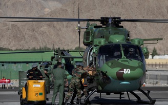Ấn Độ rầm rộ chuyển hàng tiếp tế cho binh sĩ ở khu vực sát biên giới Trung Quốc