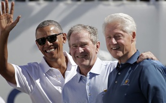 3 cựu tổng thống Mỹ Clinton, Bush, Obama tình nguyện tiêm vắc xin ngừa Covid-19
