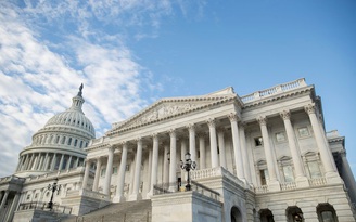 Quốc hội Mỹ giữ chính phủ mở cửa để bàn gói cứu trợ Covid-19