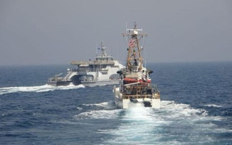 Hải quân Mỹ nổ súng cảnh cáo tàu Iran ở vùng Vịnh
