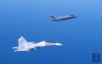 Hiếm thấy: Su-30SM và F-35 lần đầu chạm trán