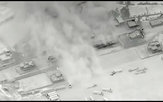 Xem bom Mỹ san bằng mục tiêu trong đợt không kích phiến quân ở Iraq, Syria
