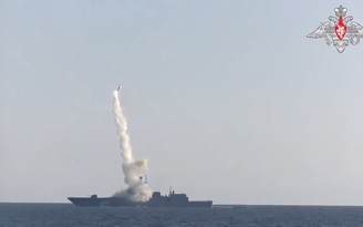 Xem chiến hạm Nga bắn thử tên lửa bội siêu thanh Zircon sát rìa Bắc cực